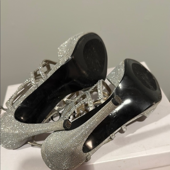 Elegant Silver Strappy Heels - Picture 5 of 6
